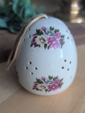 Vintage 1960's Floral Porcelain Fragrance Potpourri Pomander